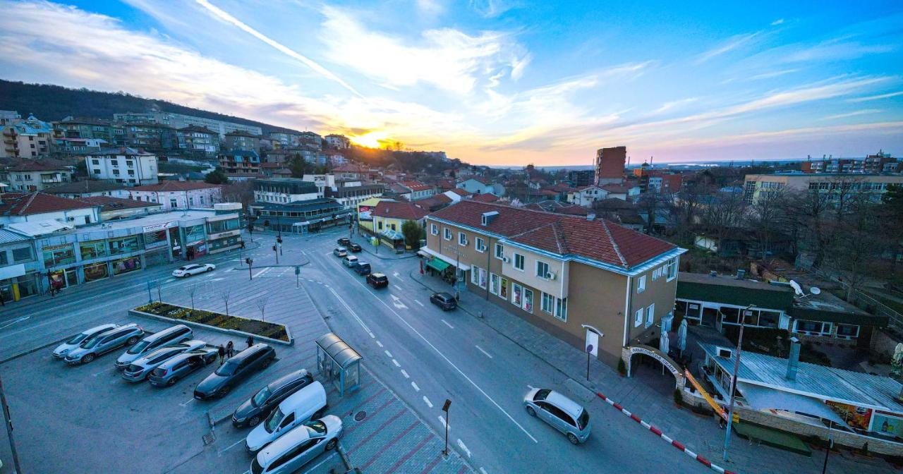 Пансион - Димитър Хадживасилев Svishtov Dış mekan fotoğraf